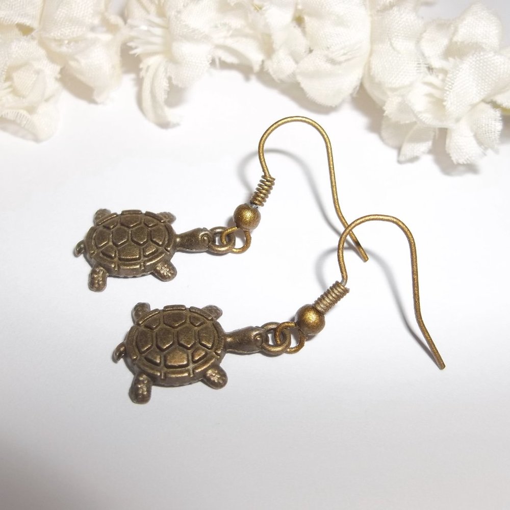 Turtle Earrings, Bronze Turtle Earring, Turtle Jewelry, Vacation Jewelry, 8043 - Picture 4 of 8